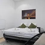 Gemuetlich Und Zentral, 3km Zum Flughafen Koeln-bonn Apartman *