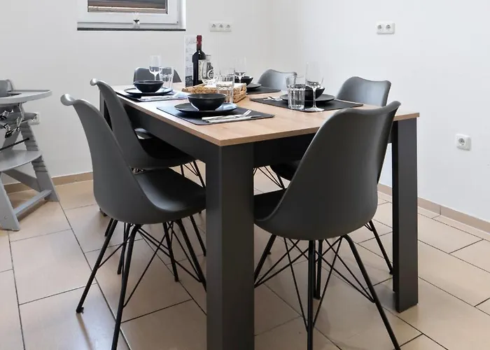 Gemuetlich Und Zentral, 3km Zum Flughafen Koeln-bonn Köln