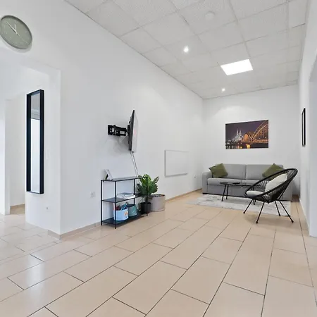 Gemuetlich Und Zentral, 3km Zum Flughafen Koeln-bonn