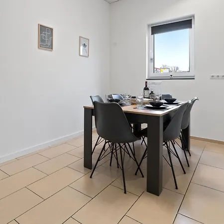 Daire Gemuetlich Und Zentral, 3km Zum Flughafen Koeln-bonn