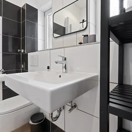 Gemuetlich Und Zentral, 3km Zum Flughafen Koeln-bonn Köln