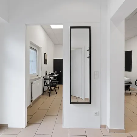 Gemuetlich Und Zentral, 3km Zum Flughafen Koeln-bonn Apartment Köln